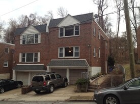 Building Photo - 620 Green Ln