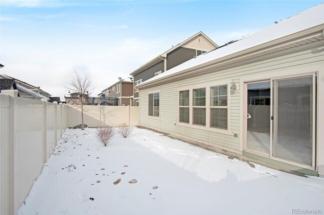 Building Photo - Spacious 4 Bedroom House in Green Valley R...