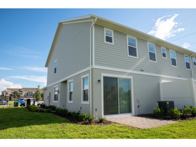 Building Photo - 3 bed 2.5 bath townhome in Sawgrass Landing