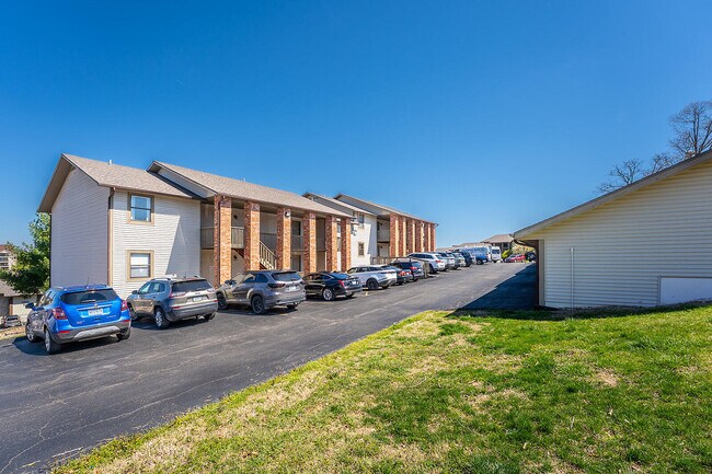 Building Photo - 133 Troon Dr