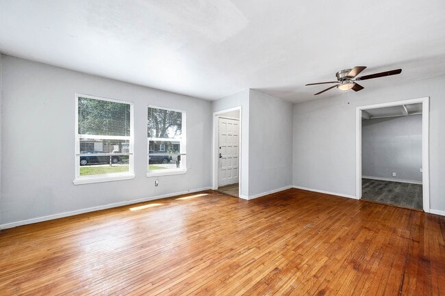 Building Photo - 1503 Acacia Dr