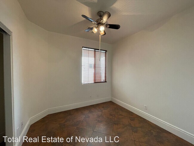 Building Photo - 4 br, 2.5 bath House - 10511 Bella Camrosa