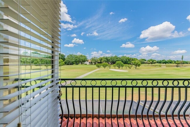 Building Photo - 13920 Clubhouse Dr