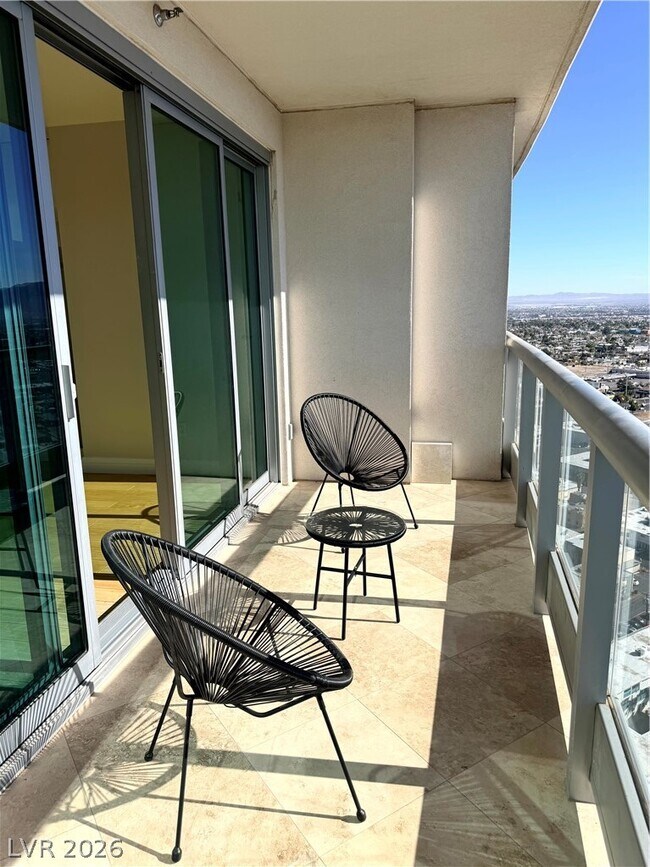 Building Photo - 322 Karen Ave