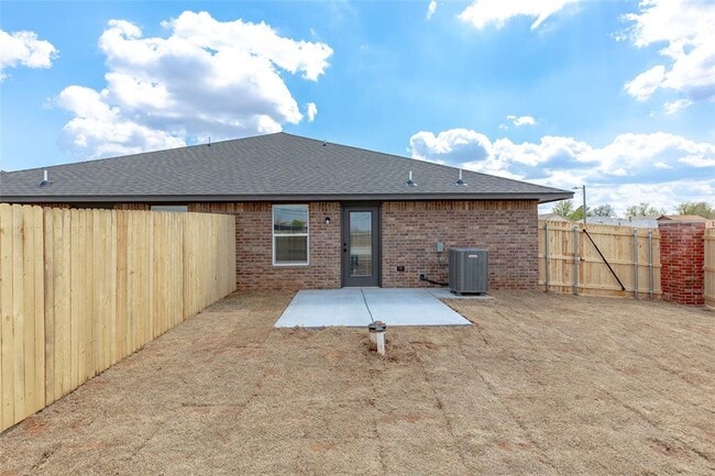 Building Photo - 2335 SW 90th Pl