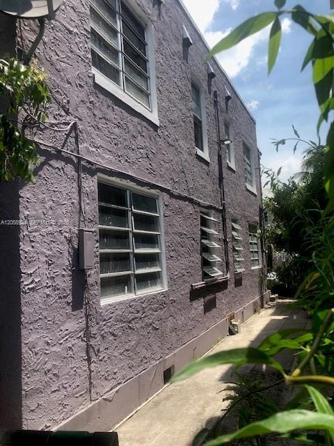 Building Photo - 125 NW 7th Ave