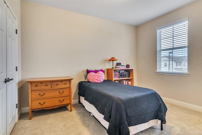 Building Photo - 7100 Trissino Dr
