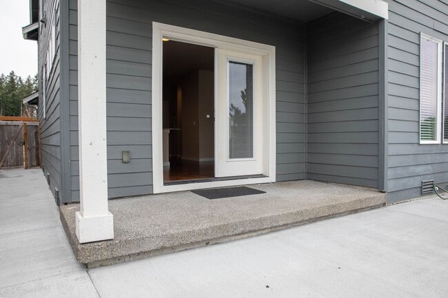 Building Photo - 3048 Puget Meadow Loop NE