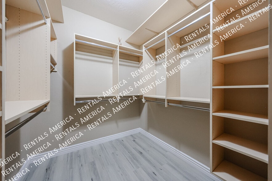 Building Photo - 7414 N 88th Ln