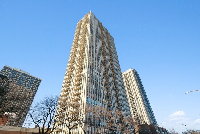 Primary Photo - 1660 N La Salle Dr