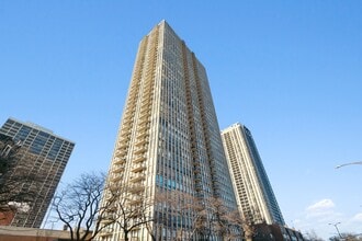 Building Photo - 1660 N La Salle Dr