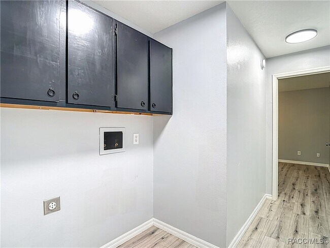 Building Photo - 884 W Massachusetts St