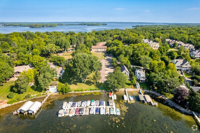 Aerial Photo - Greenwood Manor