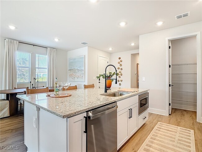 Building Photo - 8735 Catamaran Dr