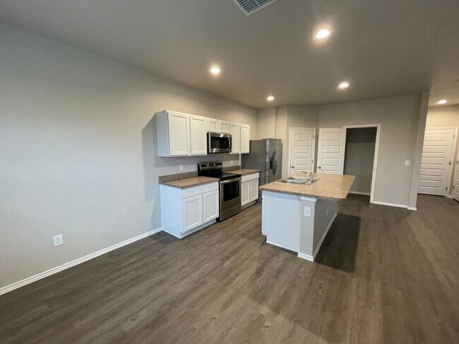Building Photo - School Year Savings | $250 Amazon Gift Card + Spacious 4-Bed, 2.5-Bath Home with Loft & Fenced Ba...