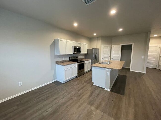 Building Photo - Step Right Up to Savings! | $250 OFF Your First Month’s Rent + Spacious 4-Bed, 2.5-Bath Home with...