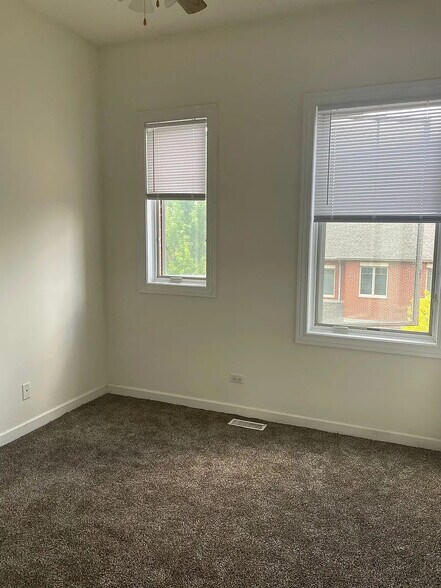 Building Photo - 57 Northfield Ter