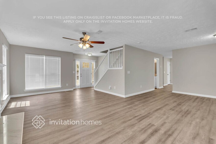 Building Photo - 4022 Robin Cir