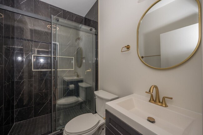 Building Photo - 504 Bismark Dr