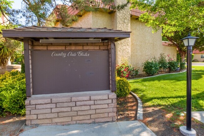 Building Photo - 39945 Santa Fe Way