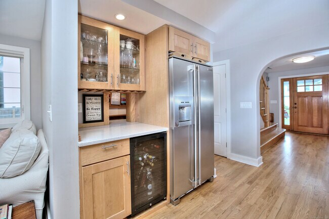 Building Photo - 8 Bauer Pl