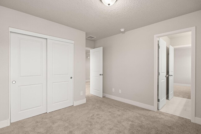 Building Photo - 4022 Silver Springs Road NE