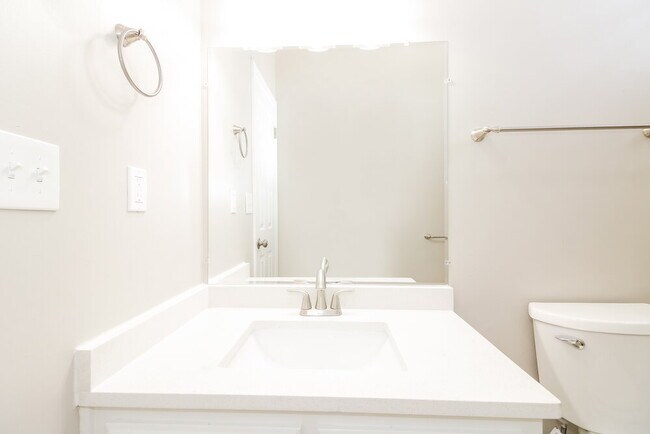 Building Photo - 7254 Schilling Cove W