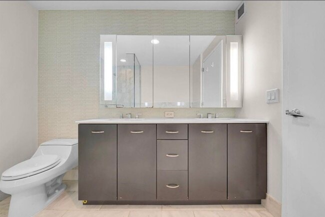 Building Photo - 2 2nd St