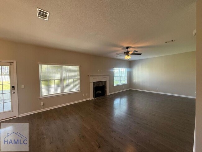 Building Photo - 50 Huntington Dr