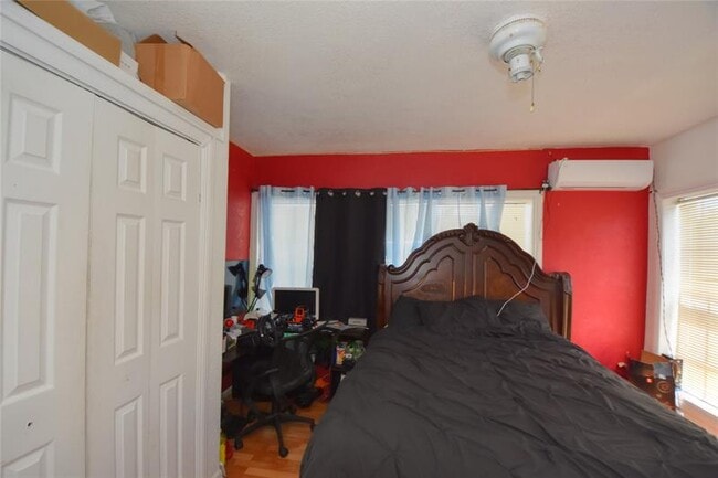 Building Photo - 5385 SW 8th Ct