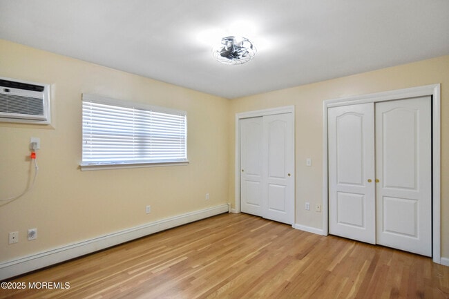 Building Photo - 12 Laurel Pl