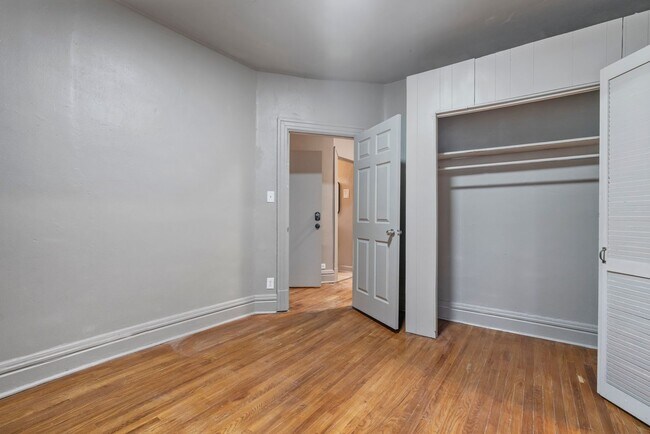Building Photo - 512 S Millvale Ave