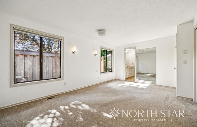 Building Photo - Charming One-Level Home on a Quiet Cul-de-...
