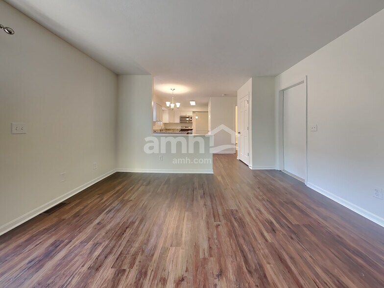 Building Photo - 6254 Elderberry Ct
