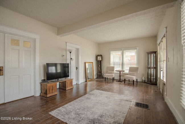 Building Photo - 2905 S 4th St