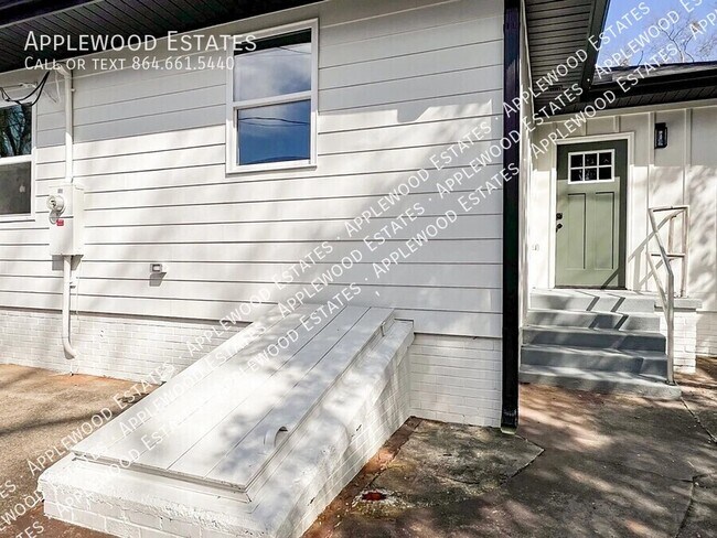 Building Photo - 36 Saxon Heights