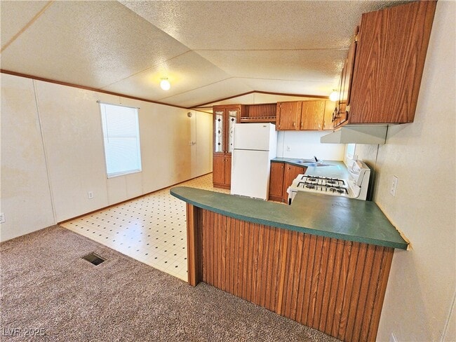Building Photo - 3851 W Donner St