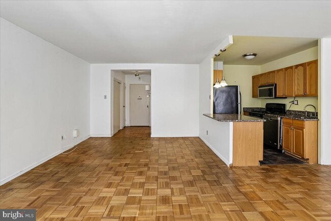Building Photo - 2475 Virginia Ave NW
