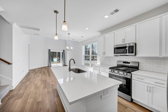 Building Photo - 600 Wetherbrooke Way