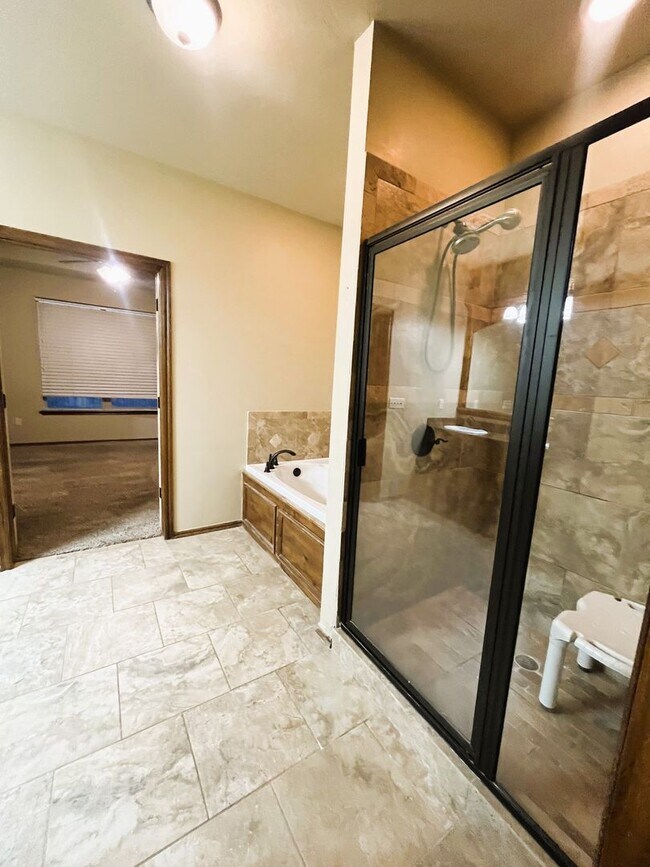 Building Photo - 14812 Brent Cir