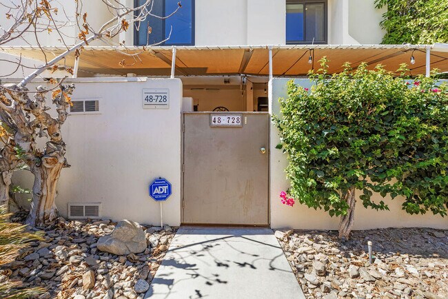 Building Photo - 48728 Desert Flower Dr