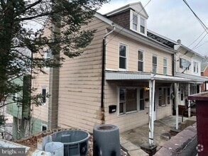 Building Photo - 128-30 Spruce St