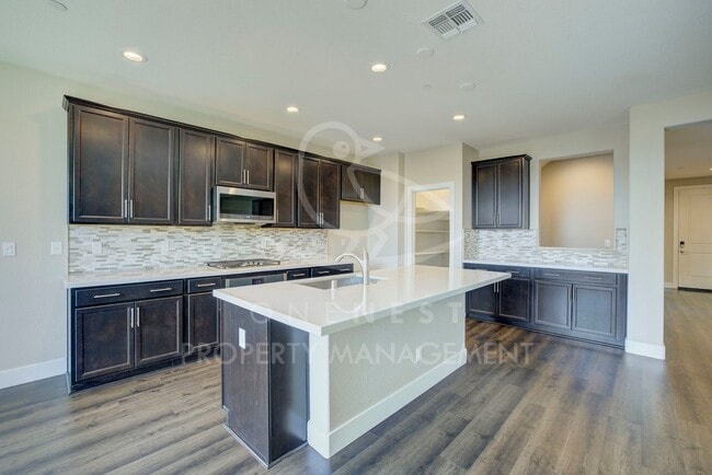 Building Photo - Stunning Modern Living in Twelve Bridges V...