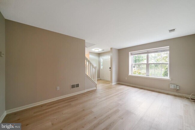 Building Photo - 249 Flagstone Rd