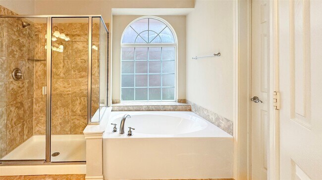 Building Photo - 2126 Hunt Club Trail