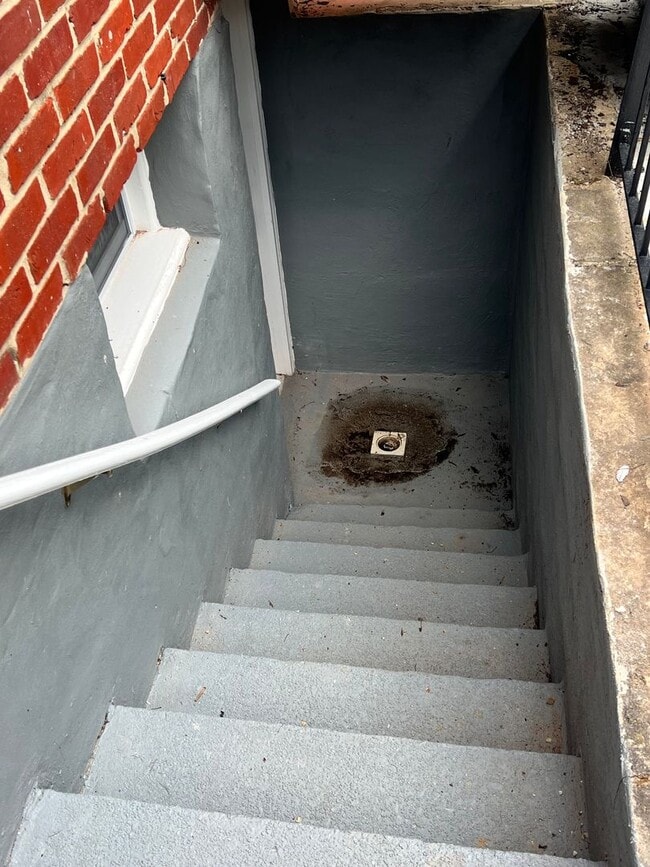 Building Photo - Stunning Updated 3BR/2BA Row Home in the Heart of Towson