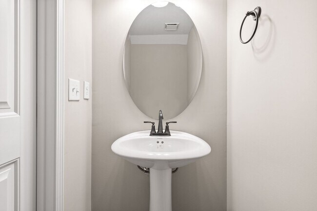 Building Photo - 296 Smithson Ln