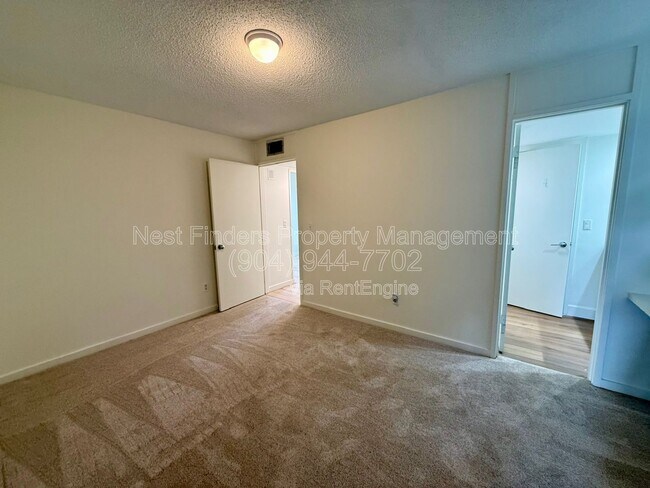 Building Photo - 222 7th St