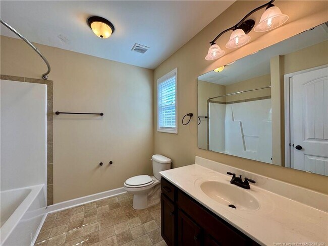 Building Photo - 119 Wedgefield Dr