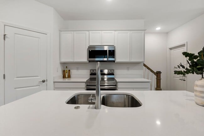 Building Photo - 3bd Marigold in Chapman Trace!